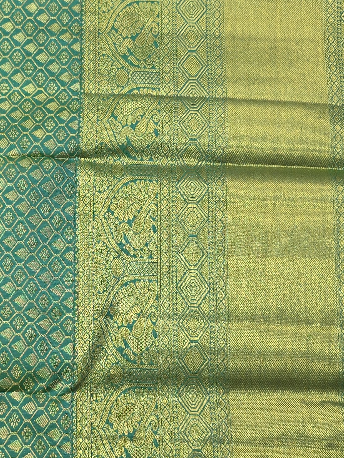Handloom Rama Green Silk Saree — view 4