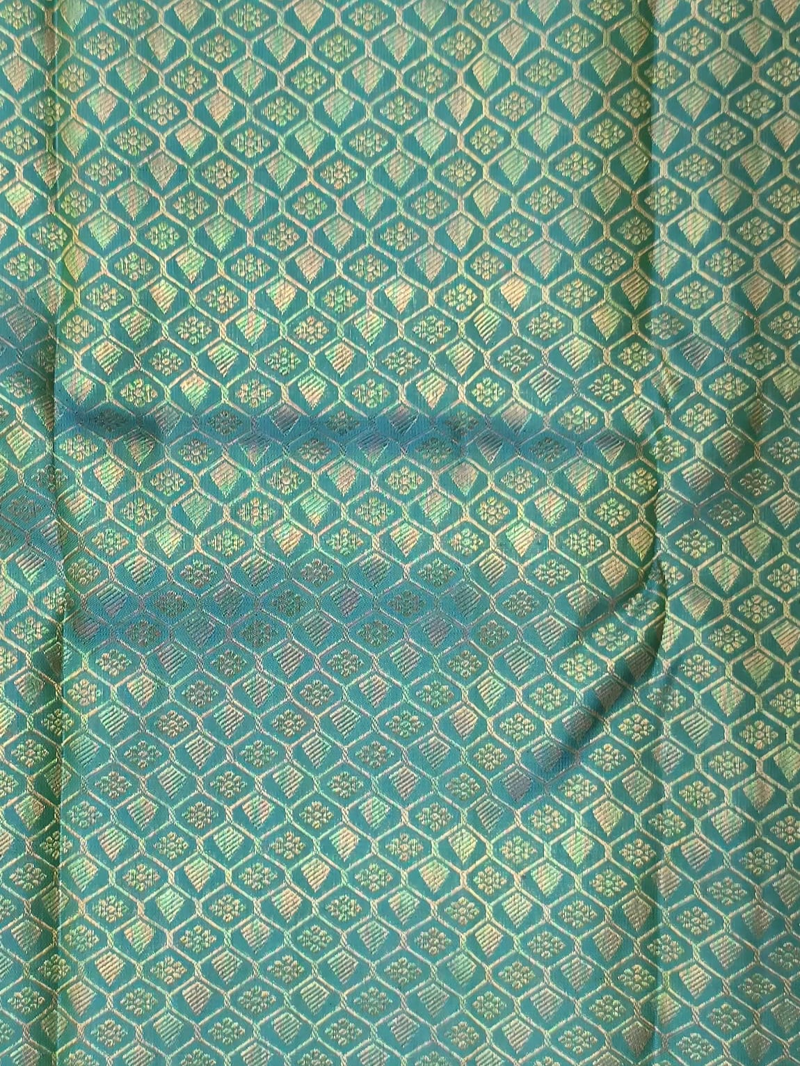 Handloom Rama Green Silk Saree — view 3