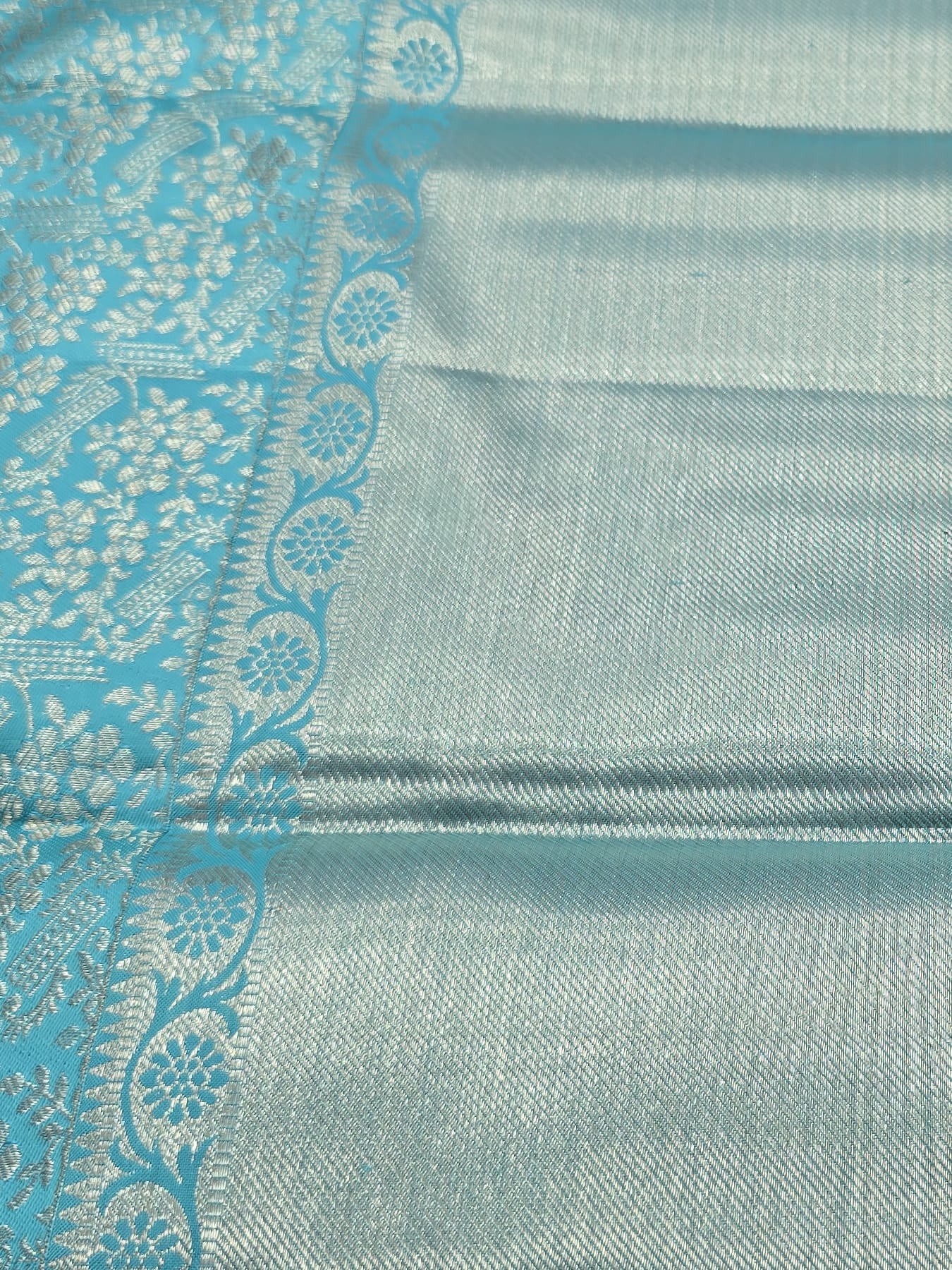 Handloom Rama Green Silk Saree — view 4