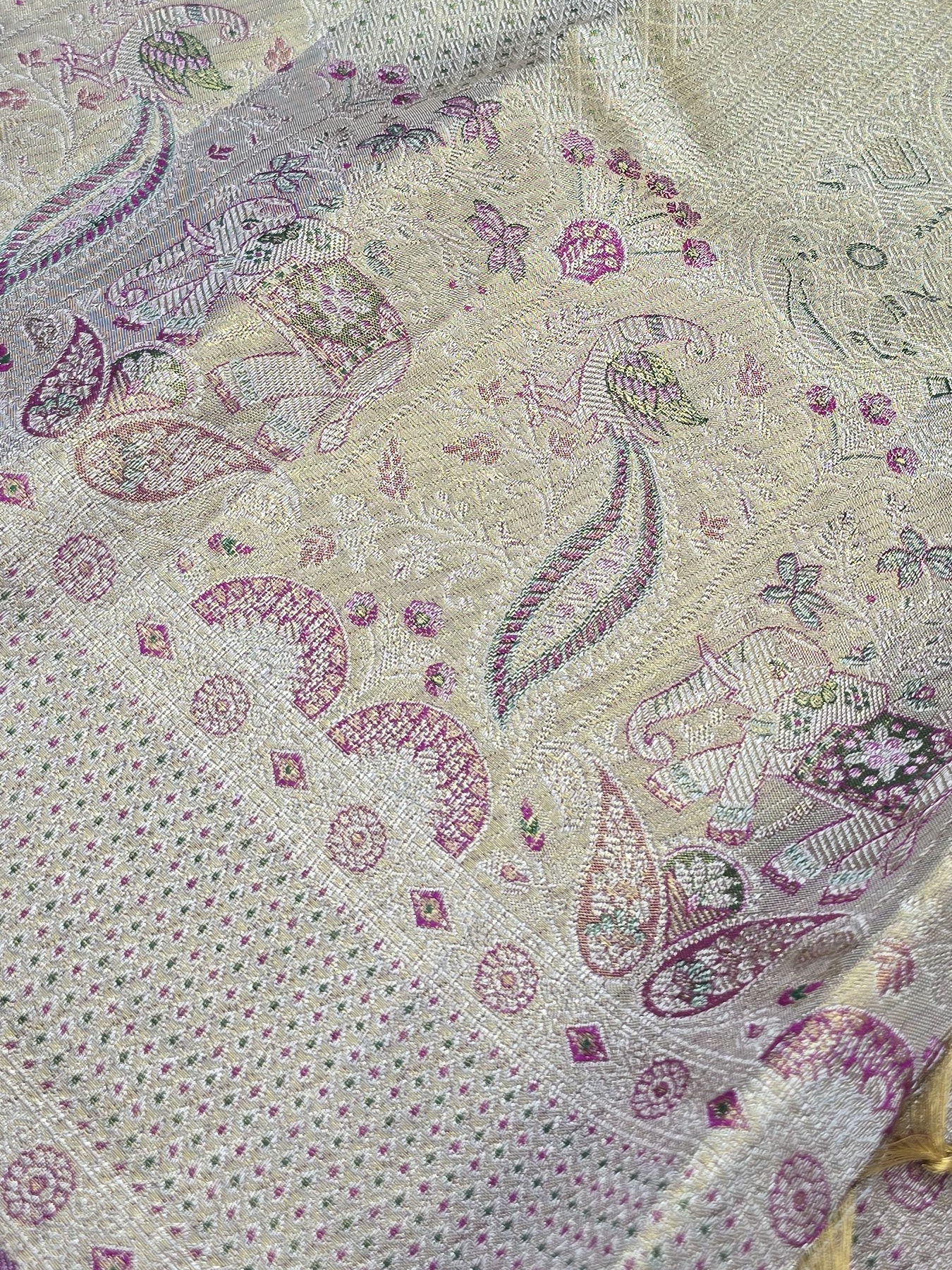 Handloom Gold Silk Saree — view 4