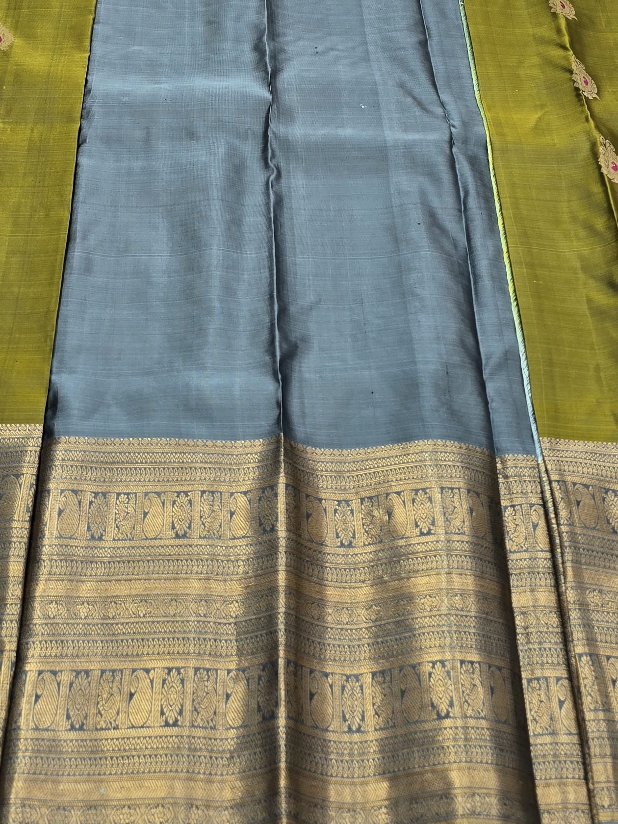 Handloom Olive Green Silk Saree — view 5