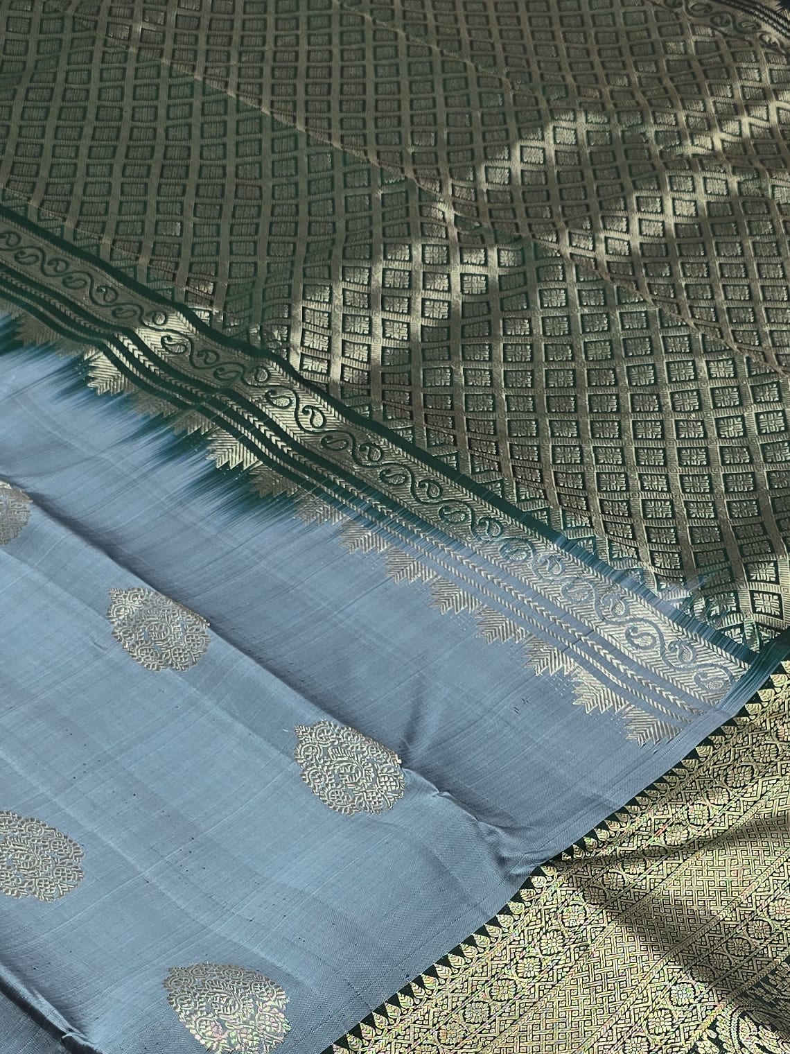 Handloom Grey Silk Saree — view 4