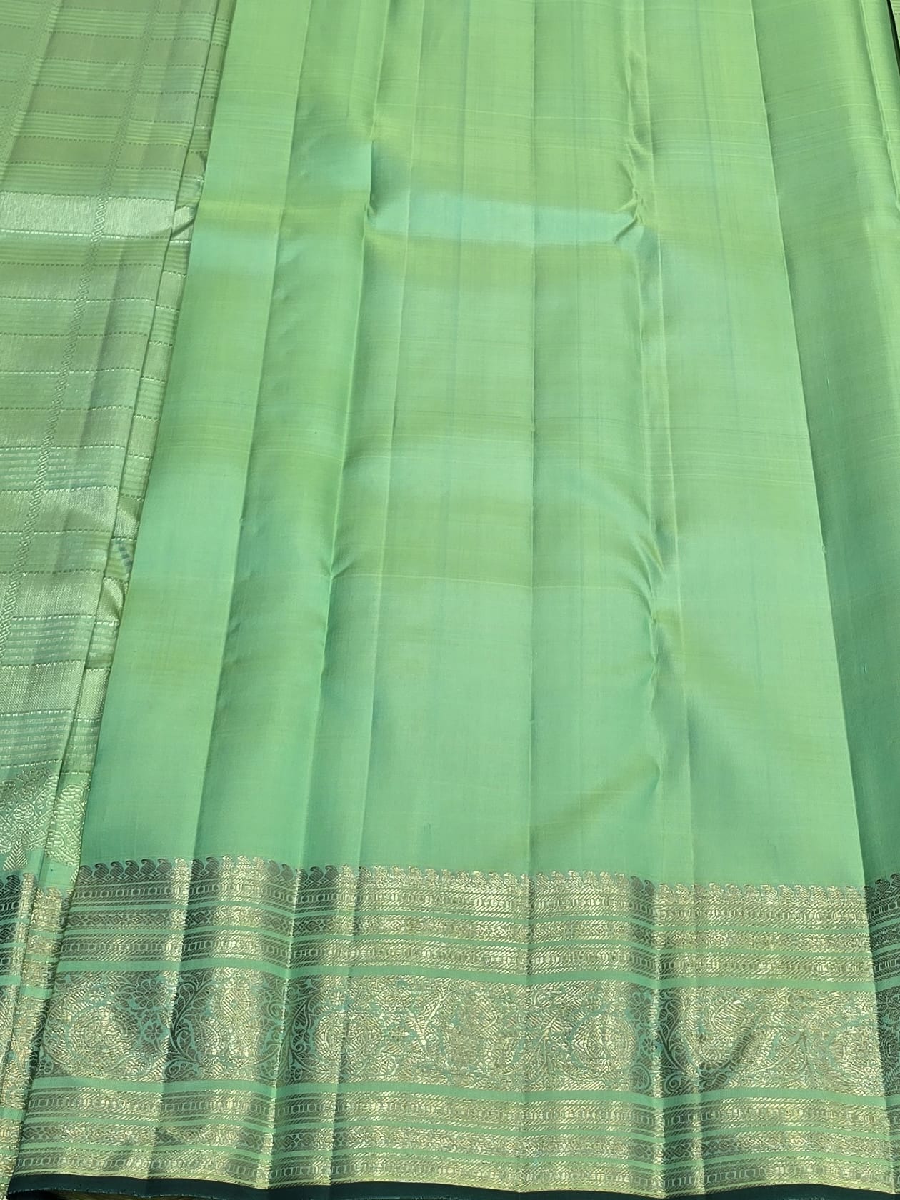 Handloom Pista Green Silk Saree — view 5