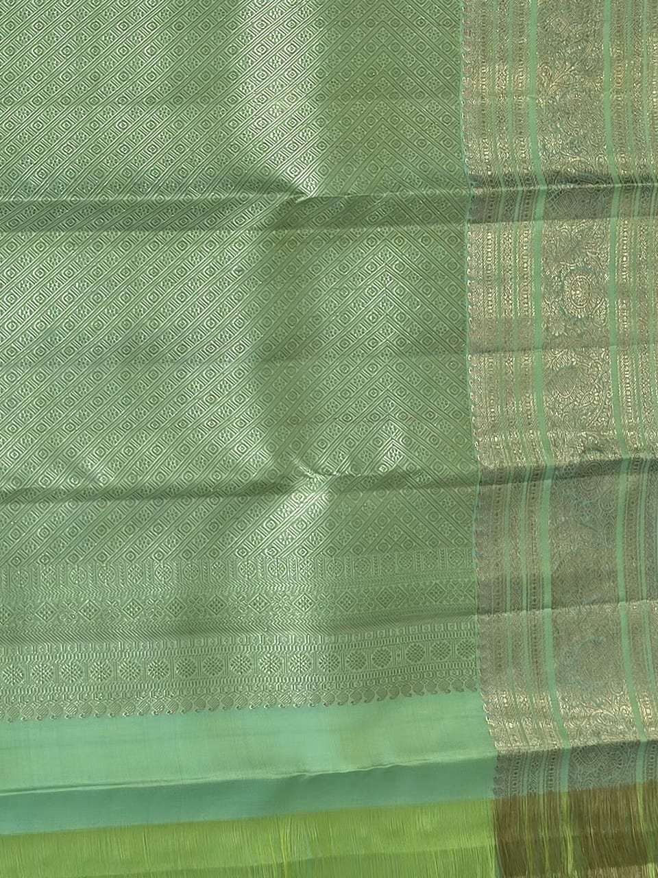 Handloom Pista Green Silk Saree — view 4