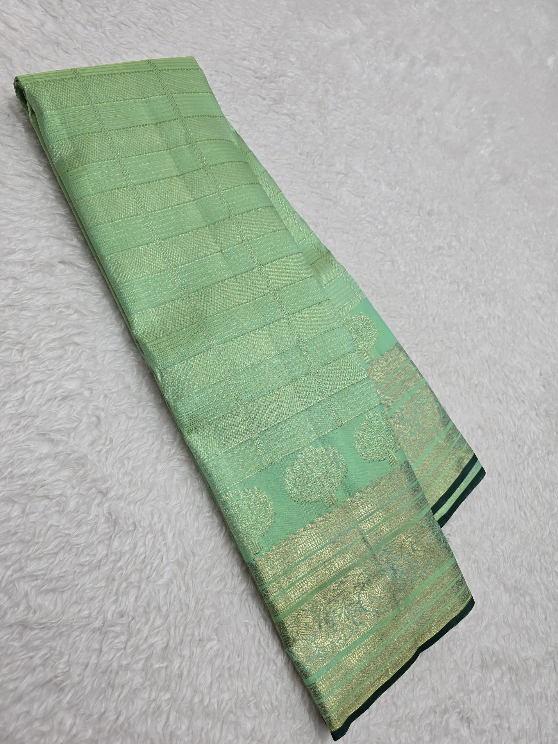 Handloom Pista Green Silk Saree — view 2