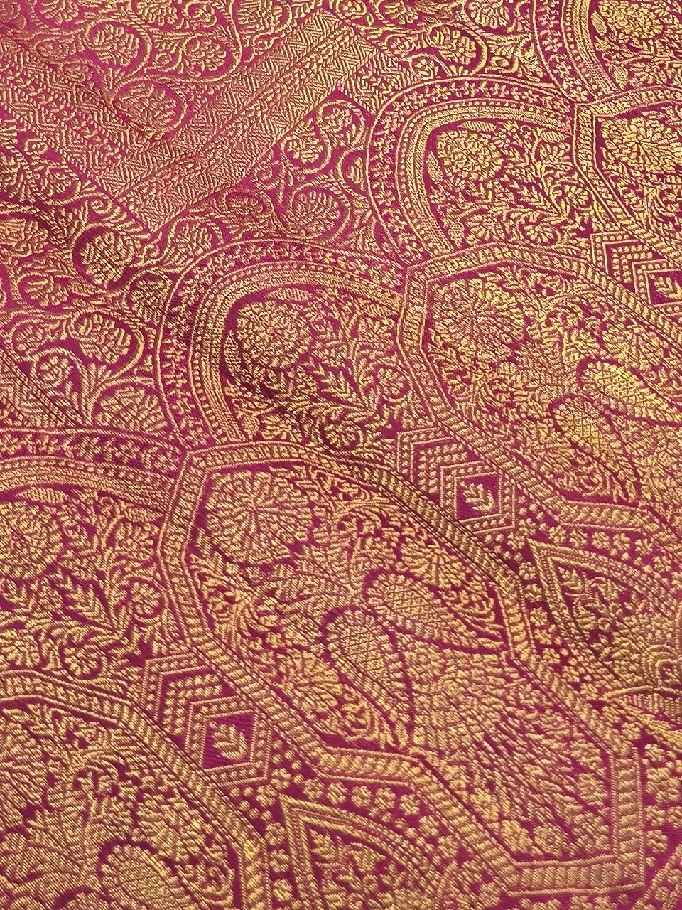 Handloom Dark Pink Silk Saree — view 3