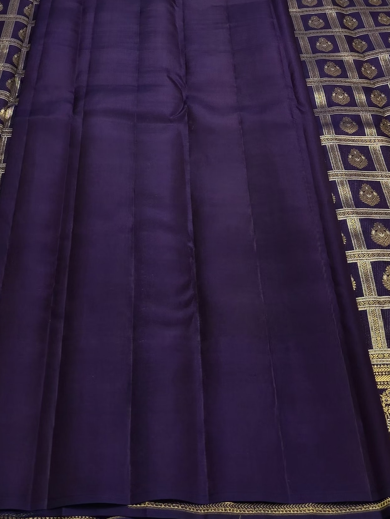 Handloom Navyblue Silk Saree — view 5