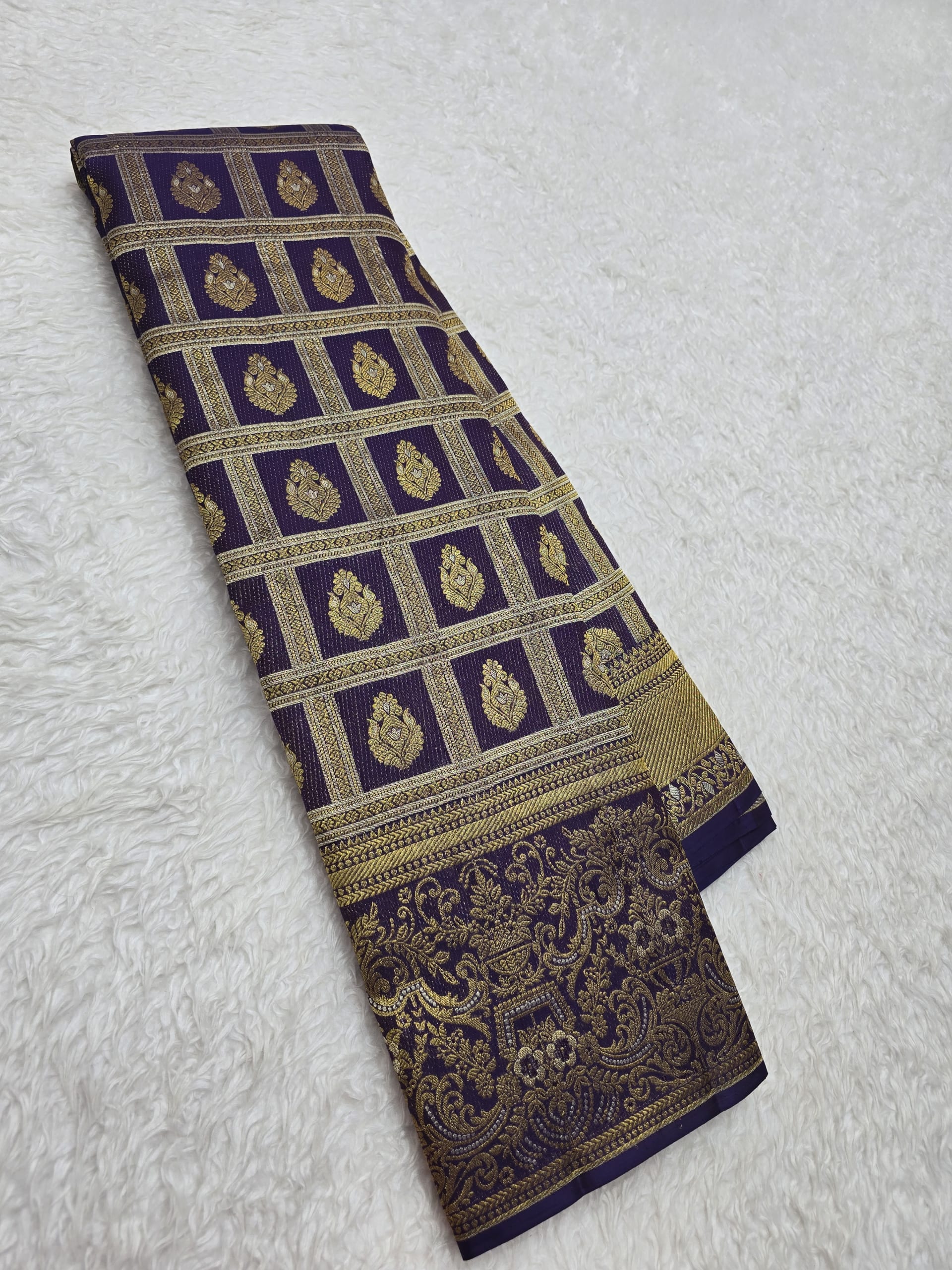 Handloom Navyblue Silk Saree — view 2