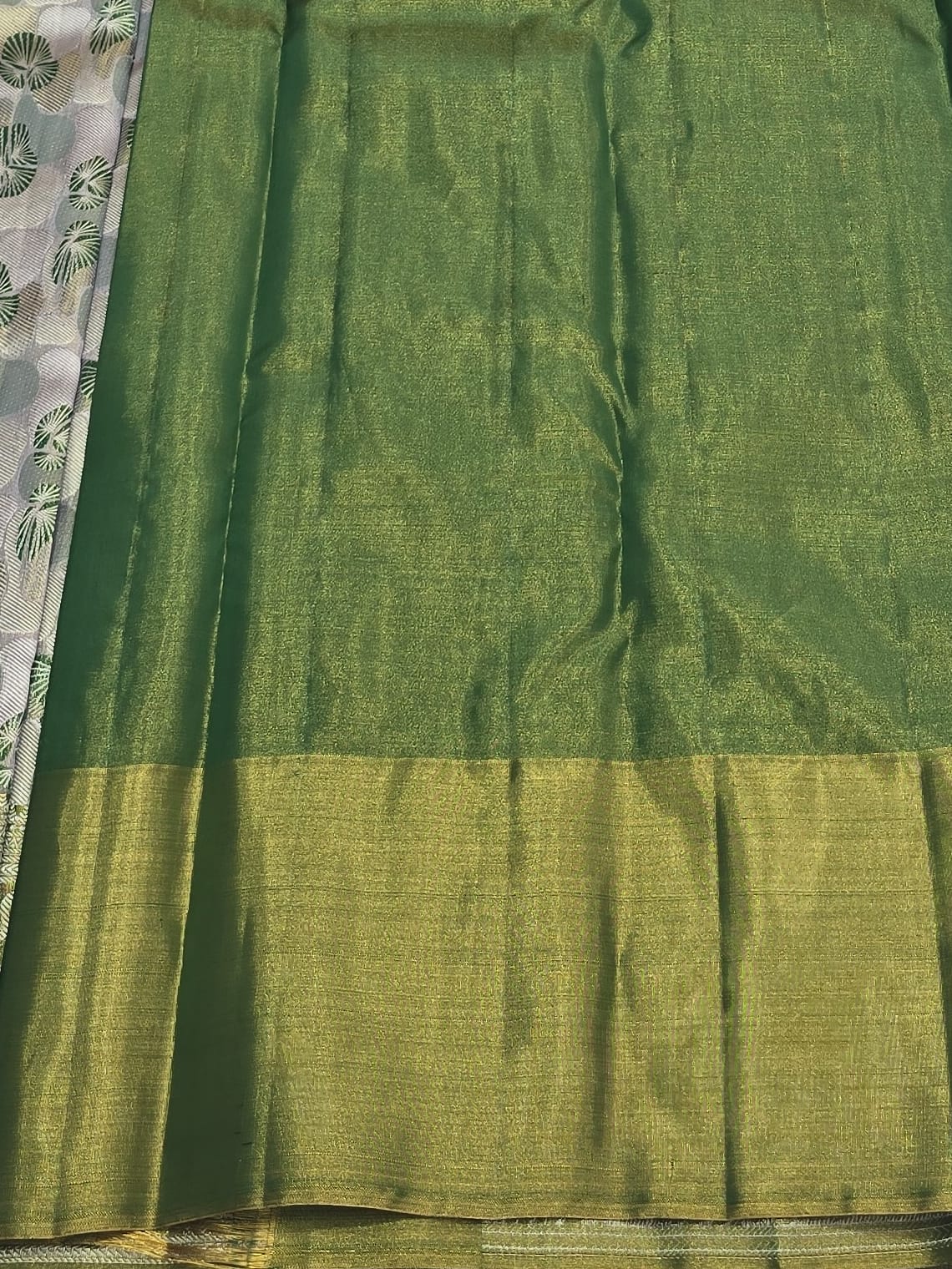 Handloom White Peach With Dark Green Silk Saree — view 5