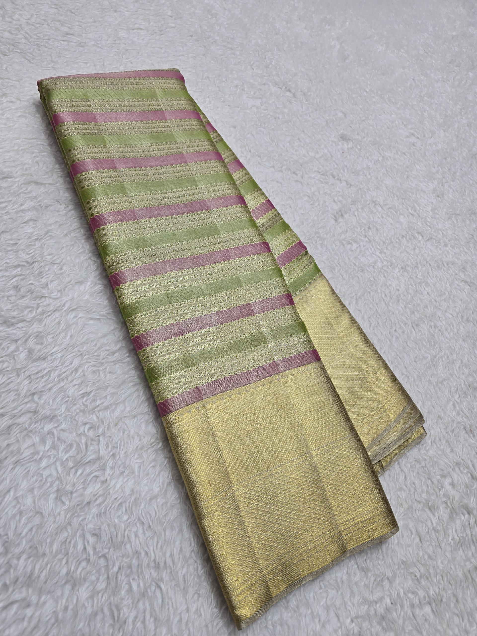 Handloom Green And Pink Silk Saree — view 2