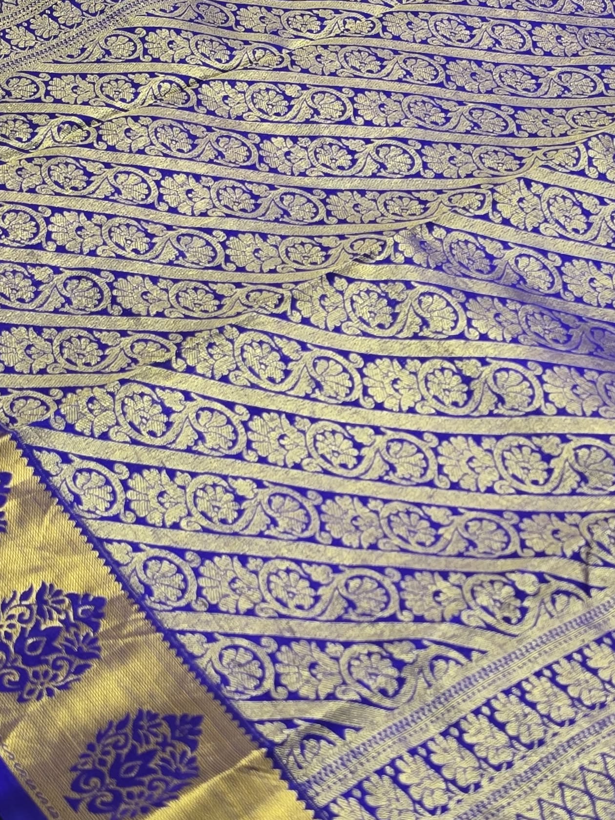 Handloom Green Silk Saree — view 4